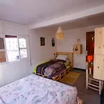 Jurassic Surf House Anza