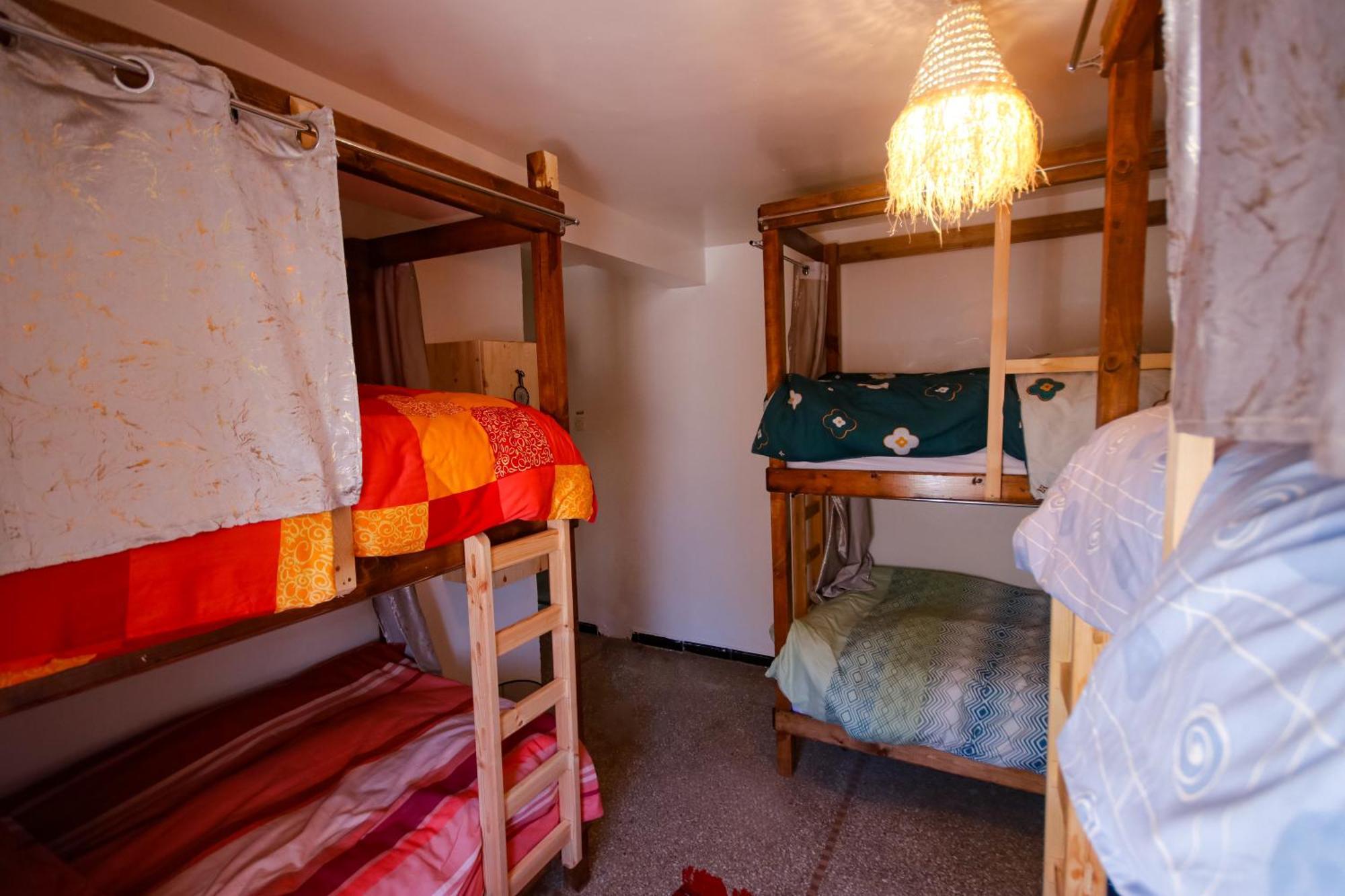 Hostel Jurassic Surf House Anza *